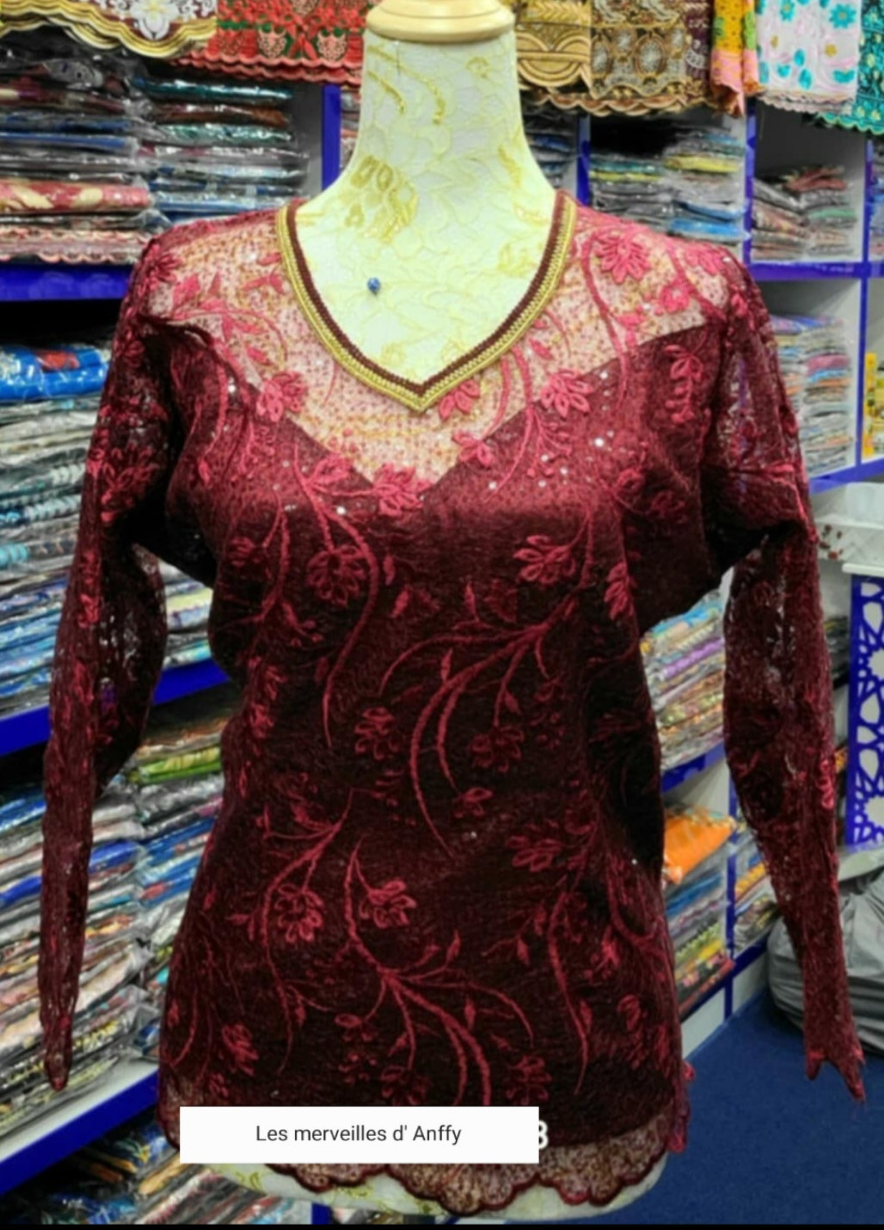 Dentelle rouge bordeaux